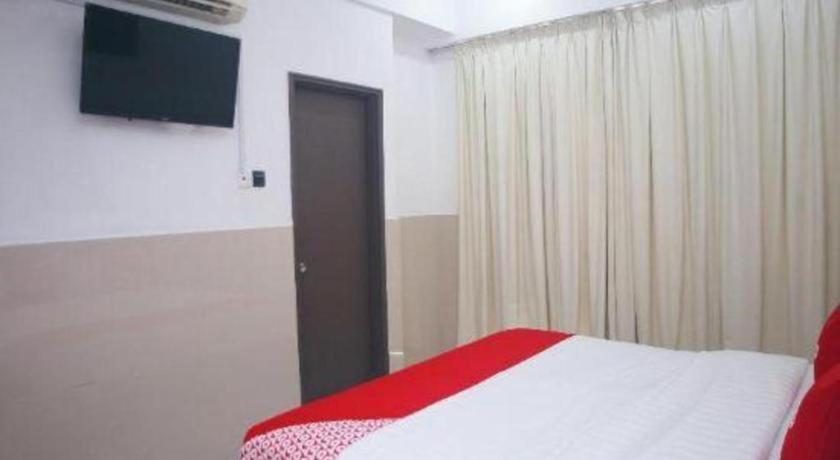 Oyo 89851 Leila Hotel Sandakan Exterior photo
