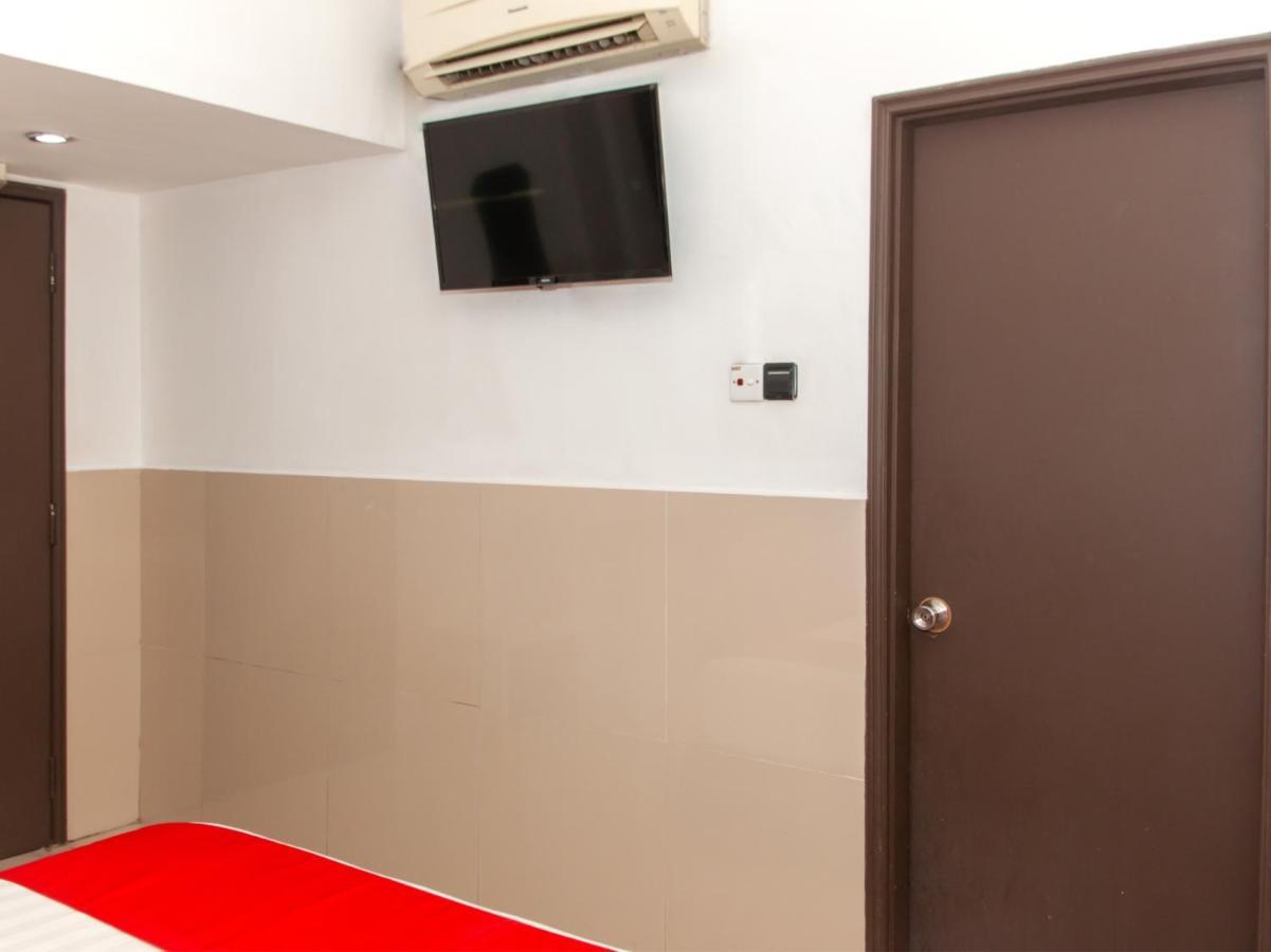 Oyo 89851 Leila Hotel Sandakan Exterior photo